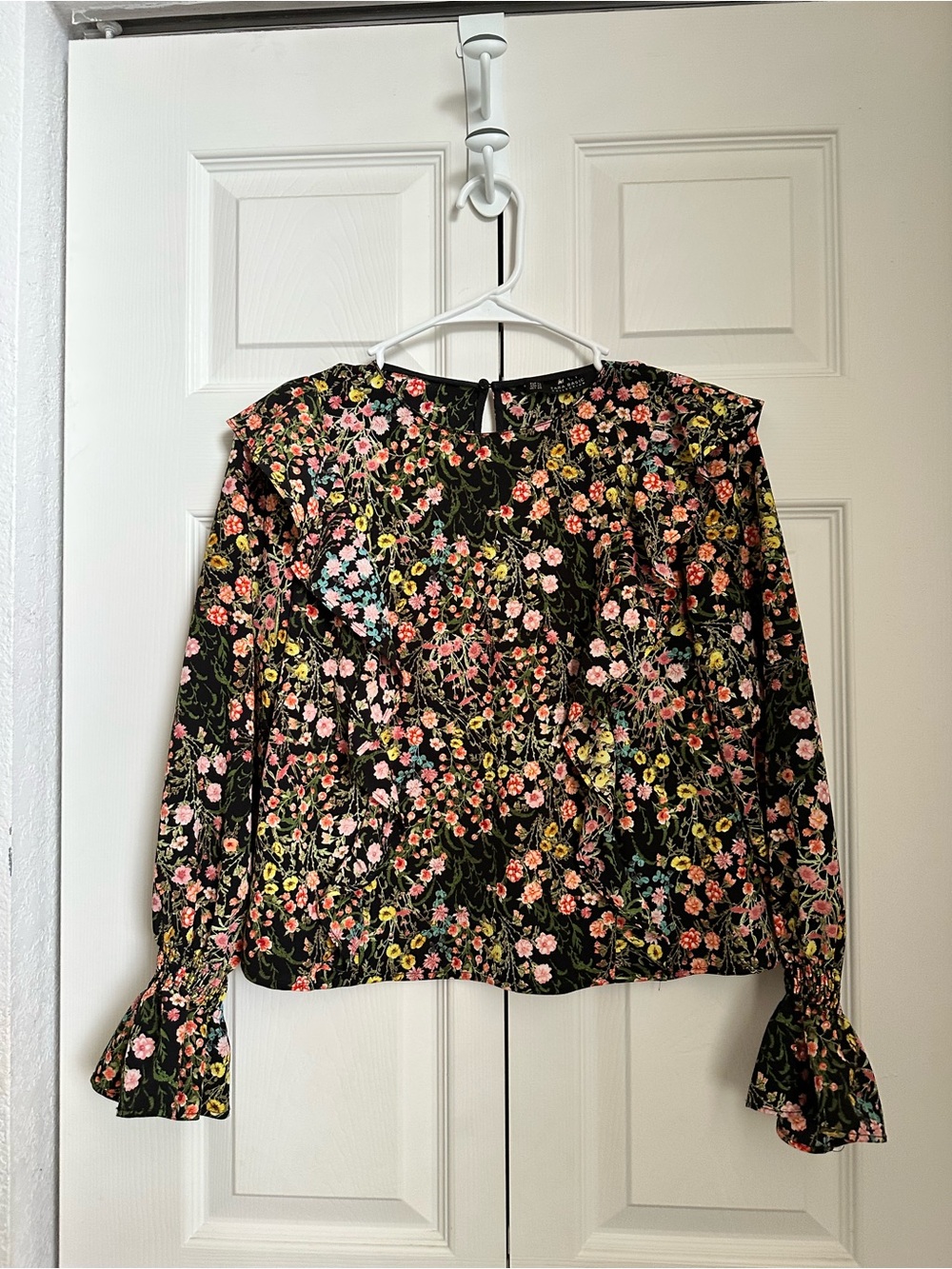 Zara - Size XS - Floral Ruffle-Sleeve Blouse - Black/Multi